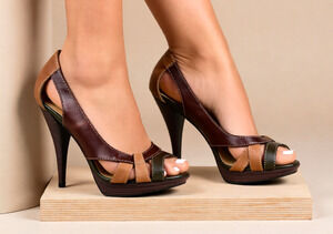Levity Women's Colorblock Peep Toe Stiletto Heels Brown Camel 7.5